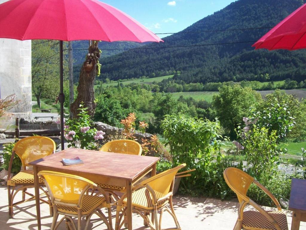 Le Vin De L'Ete Bed & Breakfast Ponet-et-Saint-Auban Eksteriør bilde