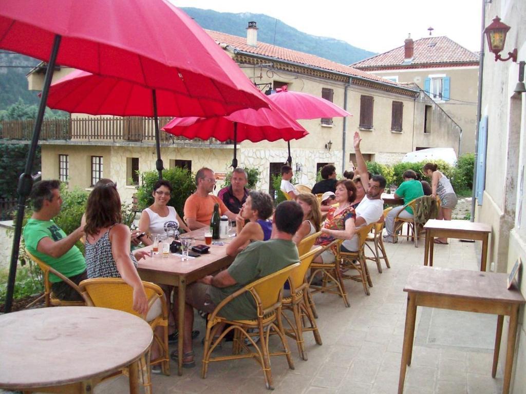 Le Vin De L'Ete Bed & Breakfast Ponet-et-Saint-Auban Eksteriør bilde